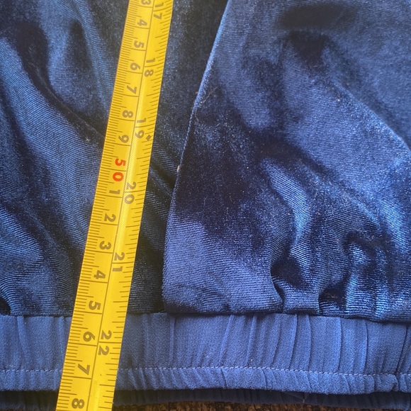 L' ACADEMIE deep‎ V Neck Velvet women's XS Top long sleeve Romantic luxury blue - Picture 8 of 9